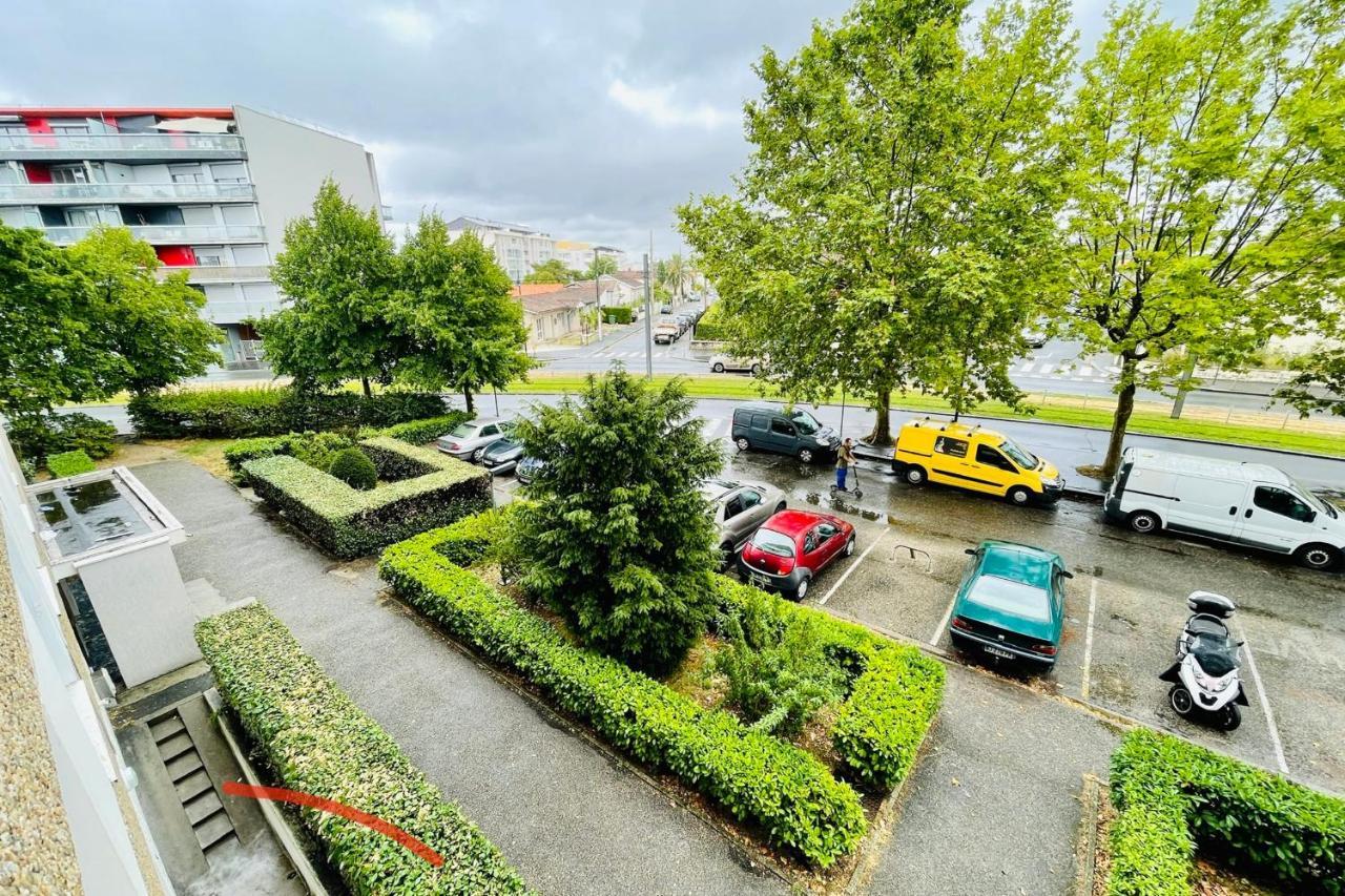 Luminous Apartment With Parking Near The City Center Cenon Exterior photo