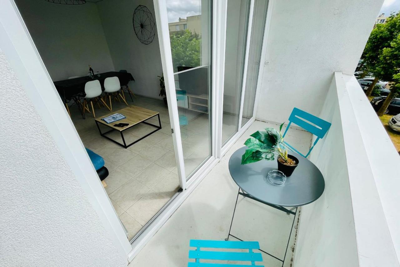 Luminous Apartment With Parking Near The City Center Cenon Exterior photo