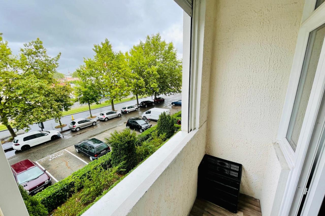 Luminous Apartment With Parking Near The City Center Cenon Exterior photo