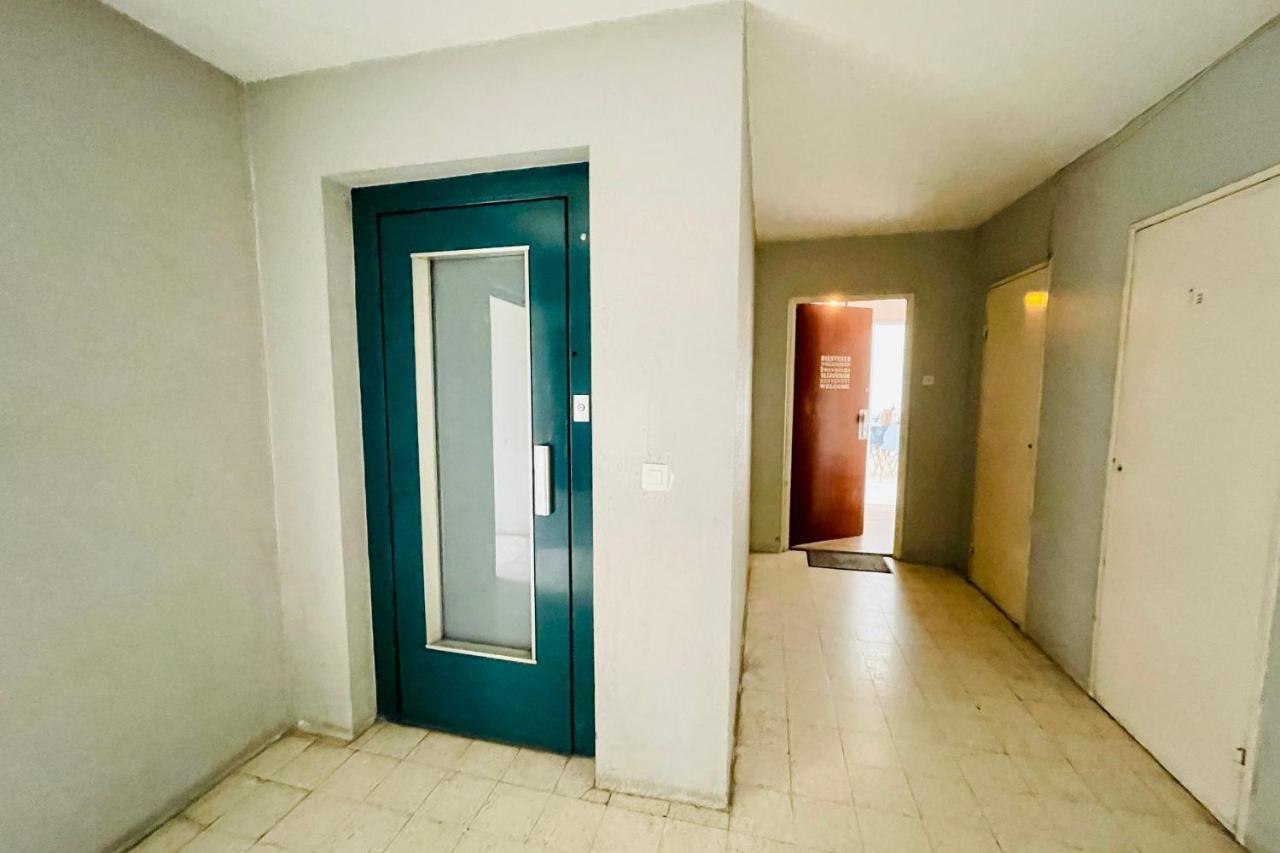 Luminous Apartment With Parking Near The City Center Cenon Exterior photo